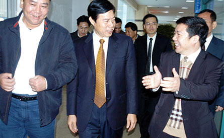 Mr.Zhong Shan, Secretary of the Party Committee and Minister of the Ministry of Commerce visited Ruili.